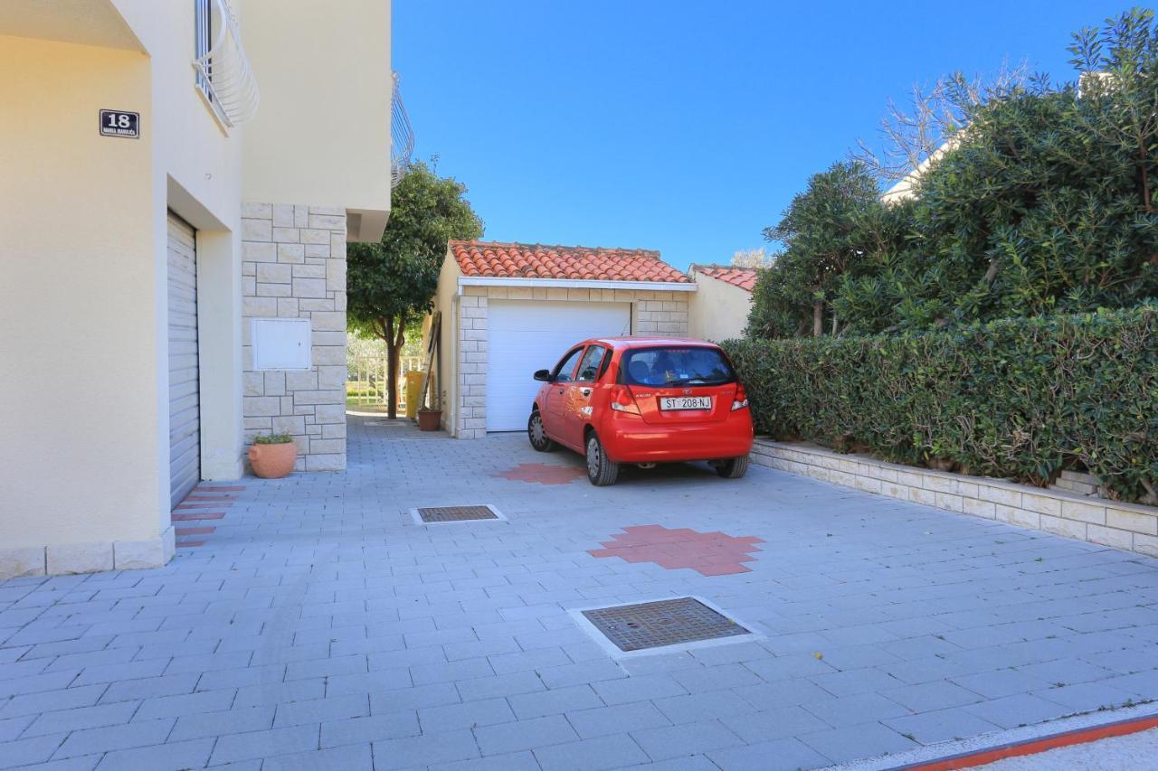 Apartments With A Parking Space Kastel Gomilica, Kastela - 19248 Exterior photo